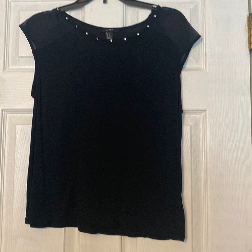 Forever 21 womens top; size medium